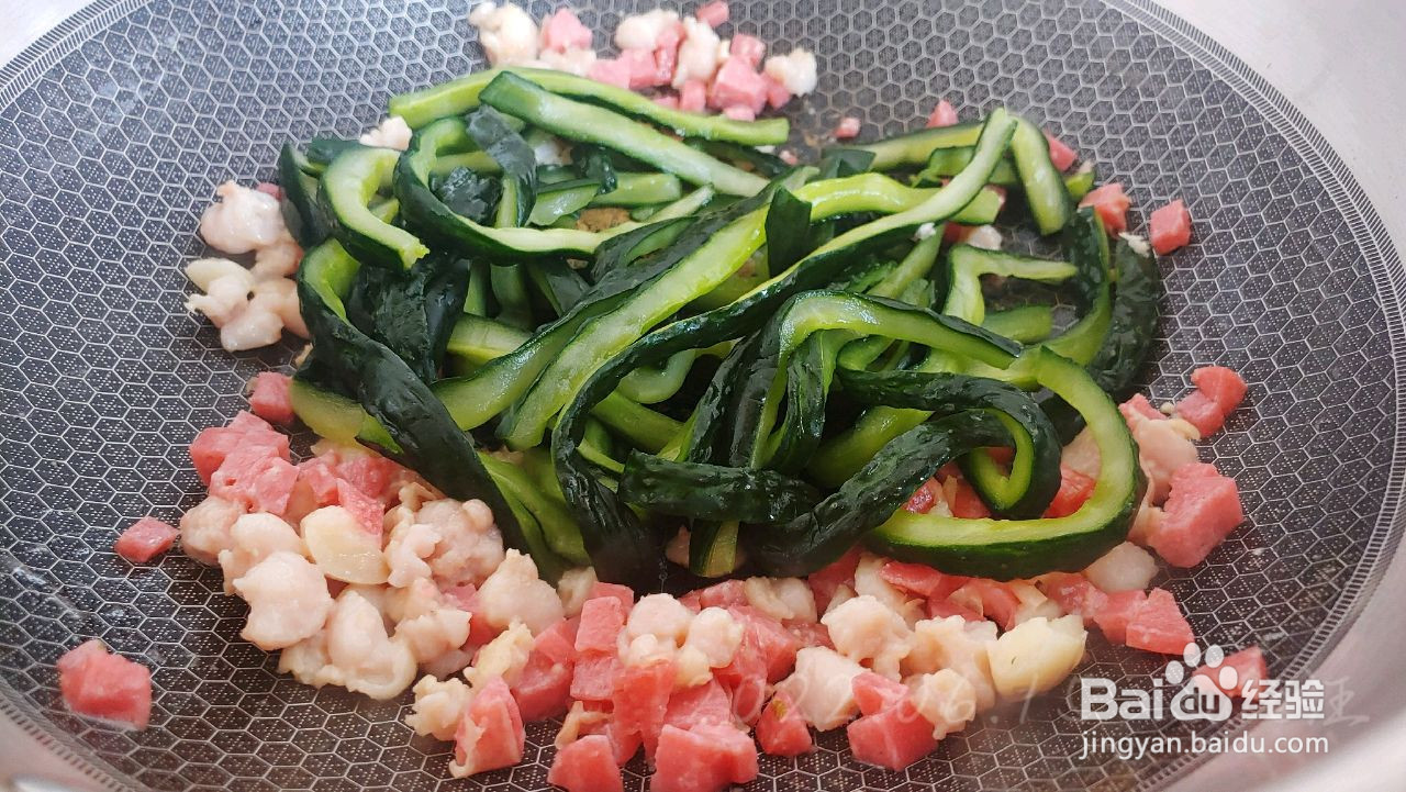 蒜辣肉酱脆瓜条的做法