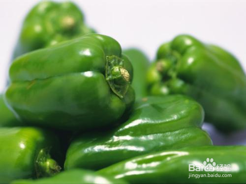 如何做出美味的蒜香青椒土豆片