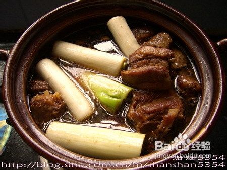 酥香肉嫩的江苏名菜－无锡骨