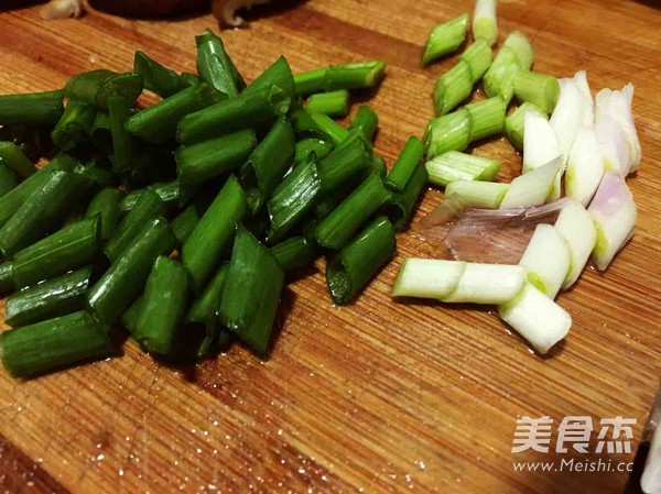 香菇腊味麻鸡焖饭