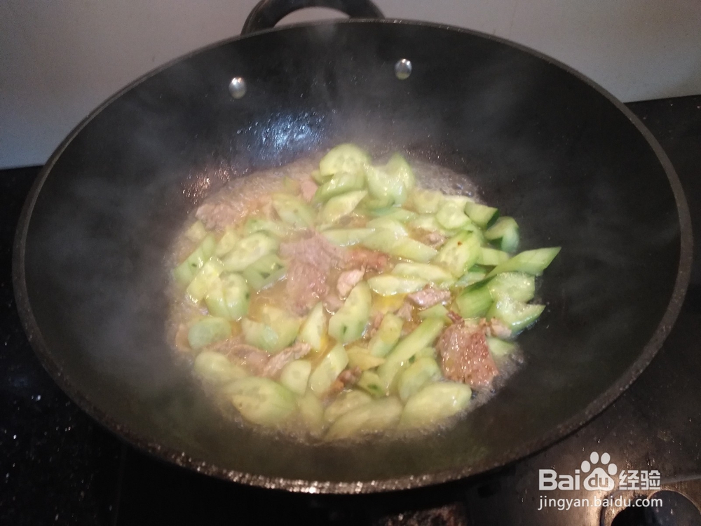 黄瓜炒肉片在家可以这么做!