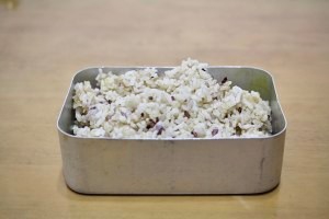 春天鲜爽的咖喱荠菜糙米饭(素食无油)的做法