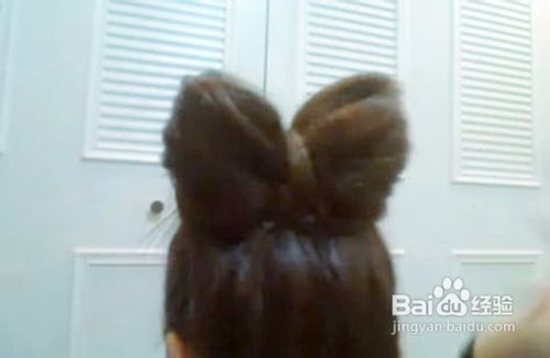 怎么盘出蝴蝶结发型