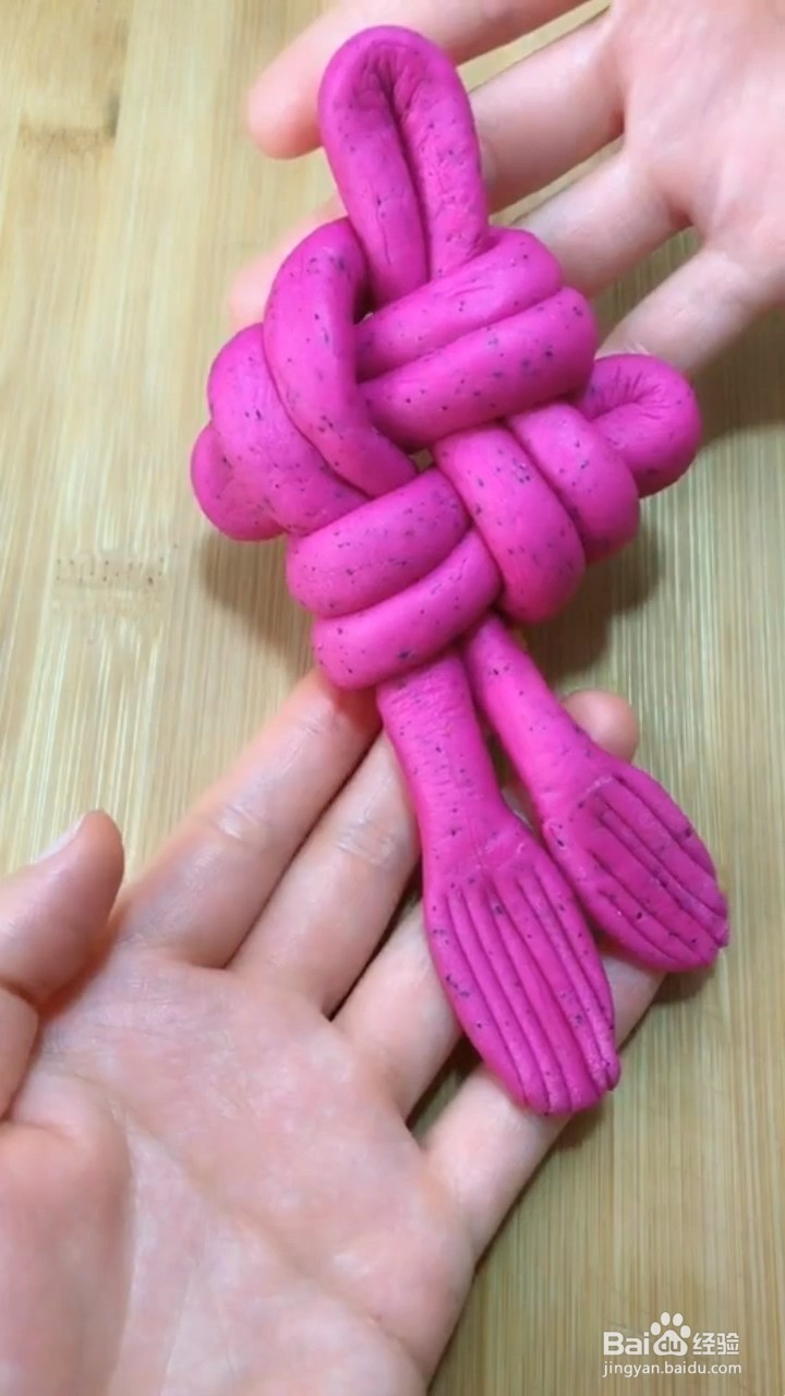 如何制作面包中国结