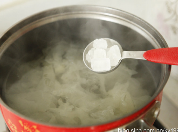 桂圆银耳红枣羹