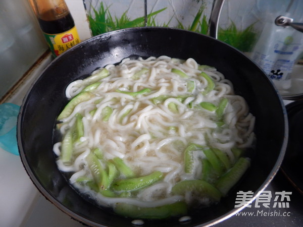 丝瓜鸡蛋乌东面