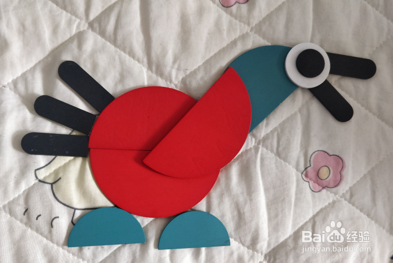 用形状积木怎么拼一只站着尖叫的鸟儿？