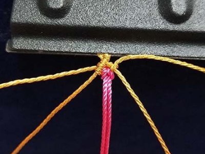 编皮筋手链的3种方法是什么