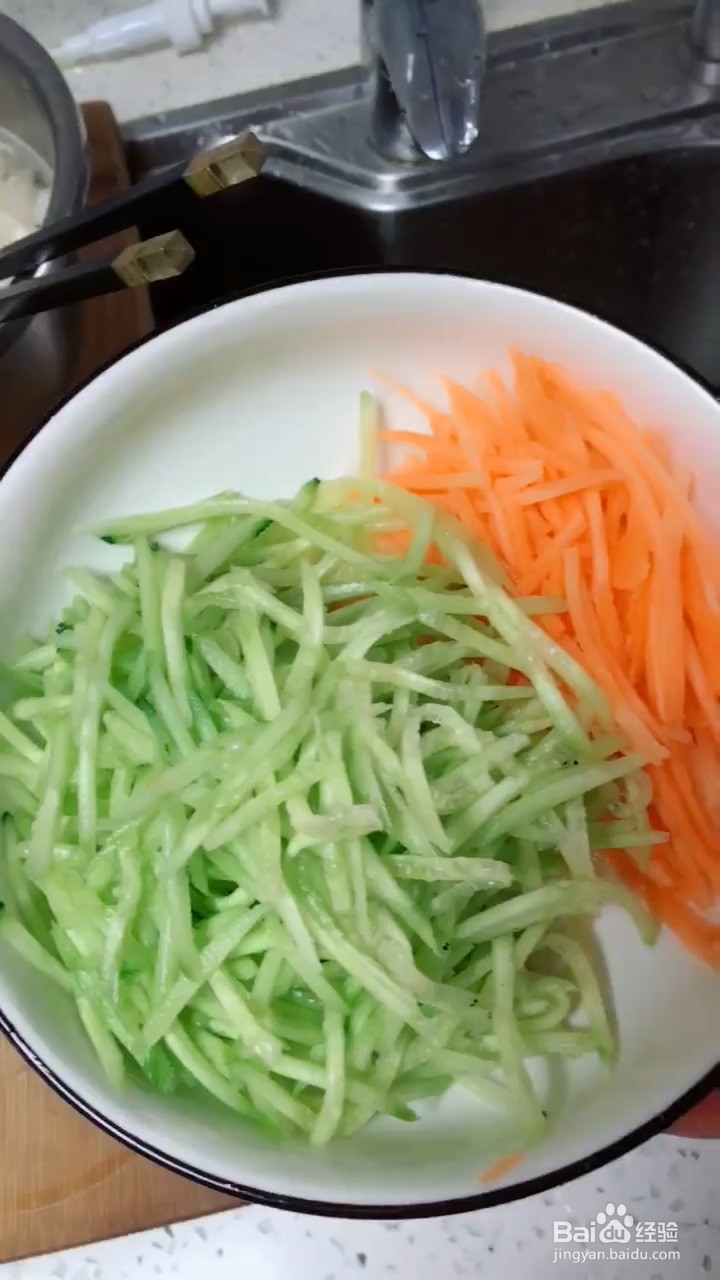 如何自制简单好吃的家常版炸酱面