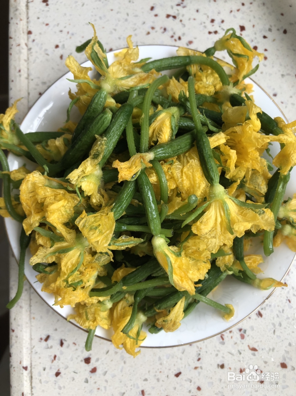 如何做一款好吃的黄瓜花鸡蛋