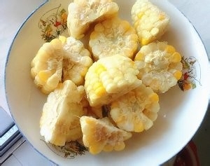 食补养生排骨山药玉米汤的做法