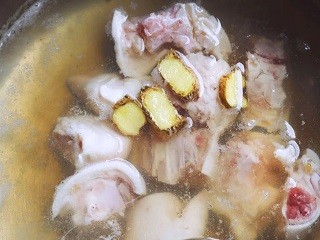 老妈蹄花汤怎么做?