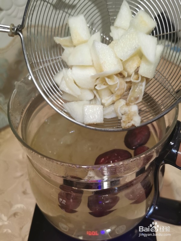 银耳百合雪莉红枣汤