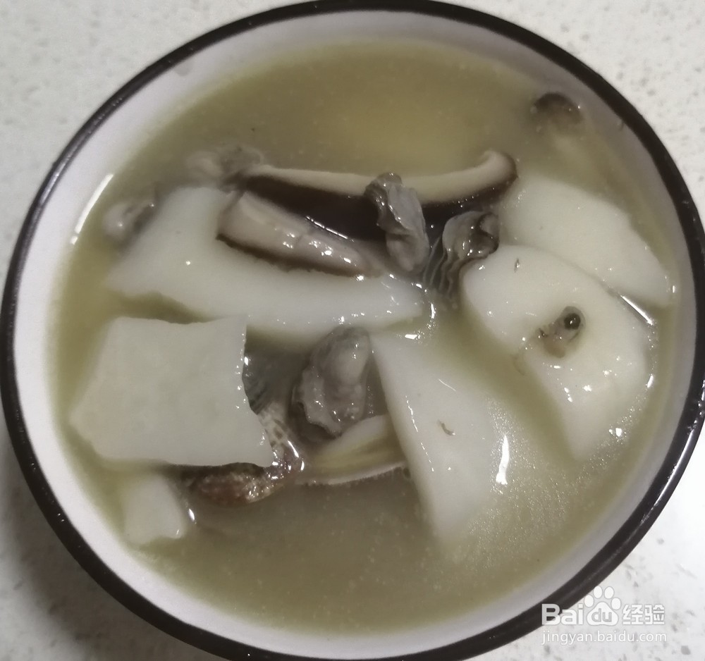 如何做出美味的白粿汤？香菇花蛤白粿汤的做法