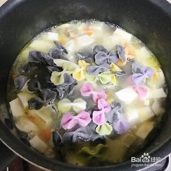 鱼汤豆腐蝴蝶面怎么做