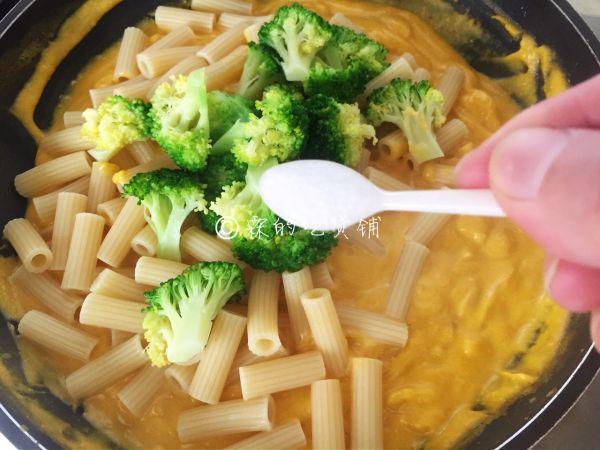 奶油南瓜汁鸡胸意面