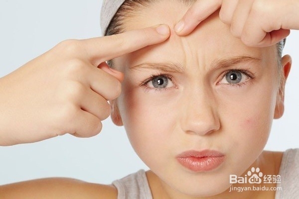 毛孔粗大是什么引起的?