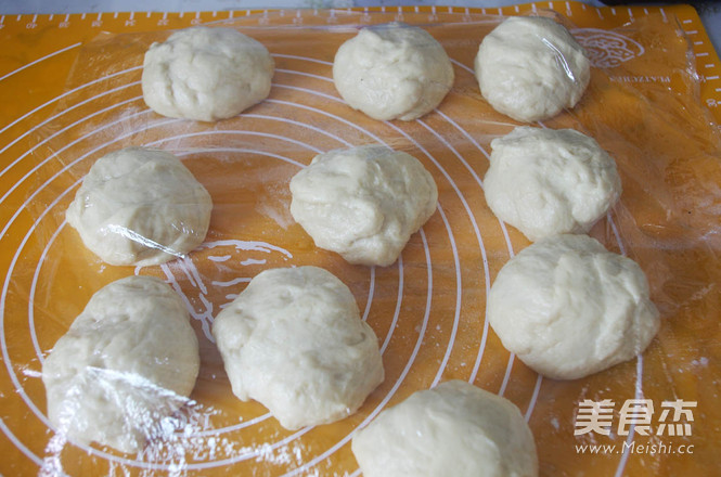 豆沙面包卷的做法