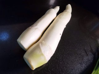 五花肉炒茭白做法