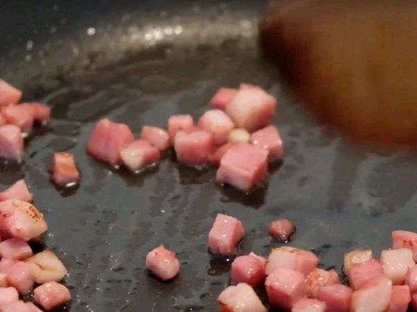 菠菜培根炒菇汉堡