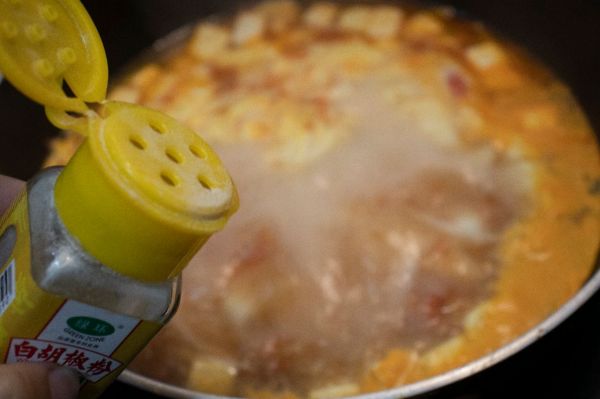 番茄金针菇豆腐汤