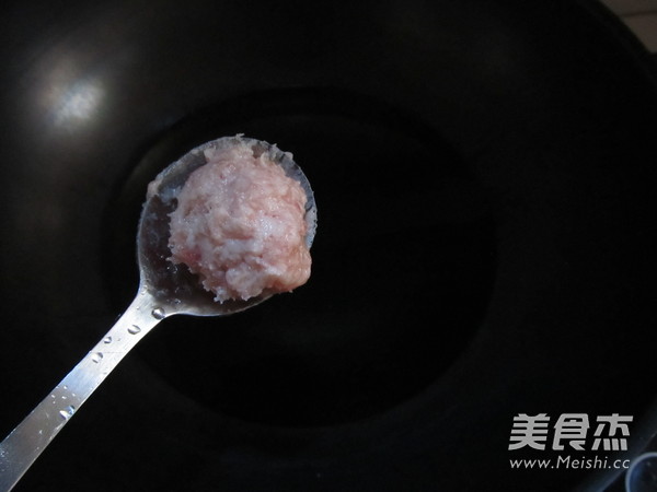 炸肉丸的家常做法