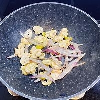 怎么做黑椒蘑菇肥牛饭?