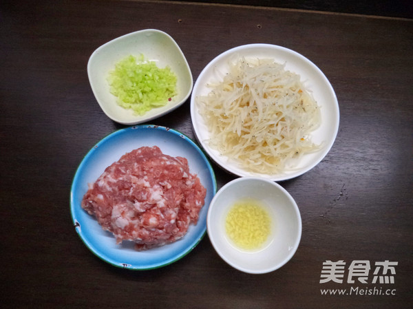 银鱼干蒸肉饼