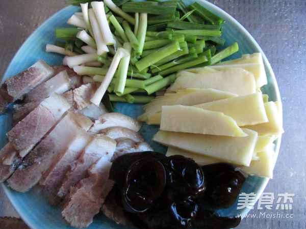 冬笋炒黑豆腐竹