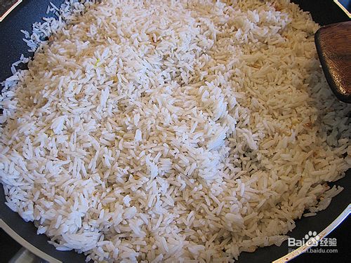 荠菜吞拿鱼炒饭