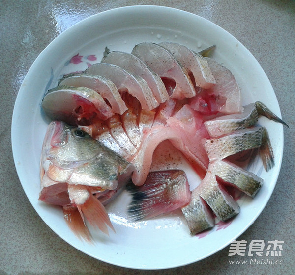 剁椒豆豉孔雀开屏鱼