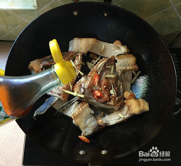 萝卜鱼头煲的制作方法