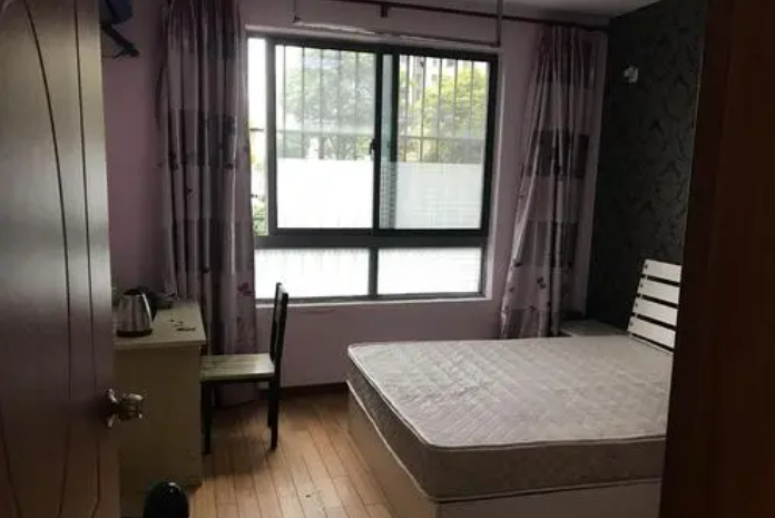 白天一个人在家,有人试探性敲门,答不答应