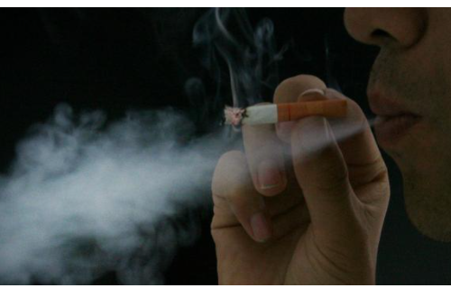 给人发烟有什么规矩讲究吗