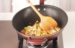 家常菜：西红柿炒面条