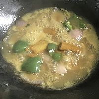 如何制作螃蟹咖喱饭