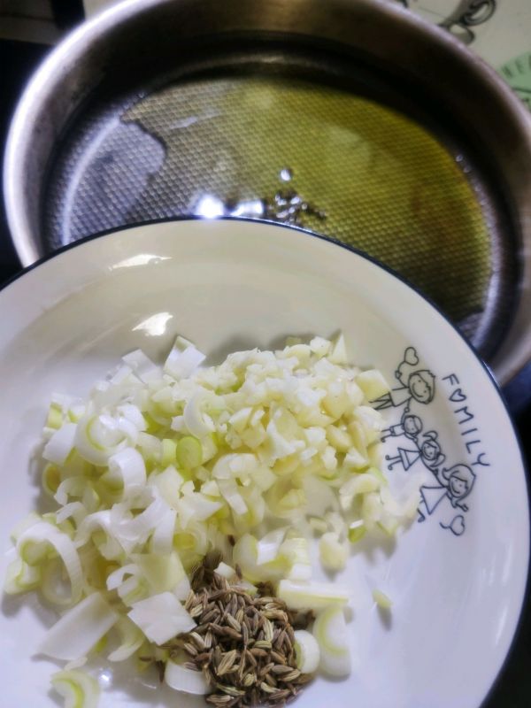 减脂灵魂豆腐拌金针菇