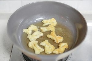 馄饨皮版椒盐排叉的美味做法