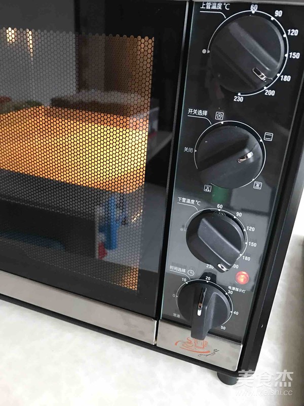 戚风蛋糕卷的做法