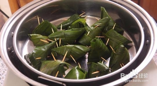 制作香兰叶包鸡