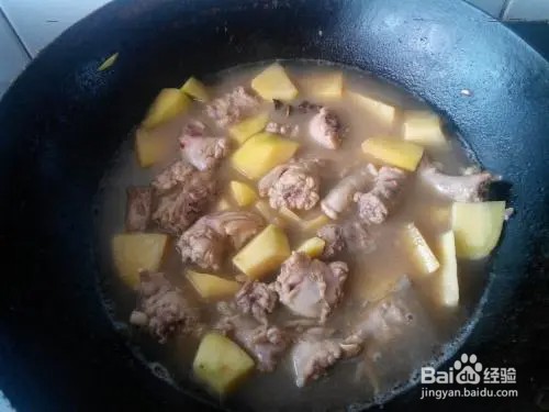 鸡脖子炖土豆
