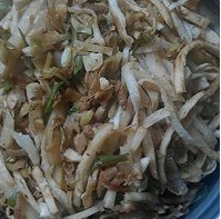 猪肉加扁豆焖饼做法