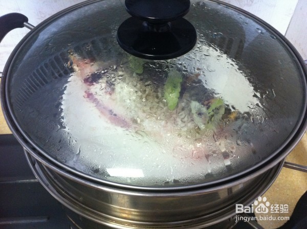 粤式清蒸鲫鱼的做法