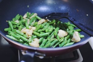 健康养生佳品四季豆龙利鱼的做法