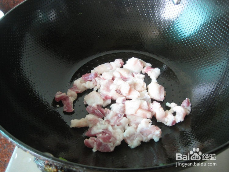 酸菜炒五花肉的家常做法