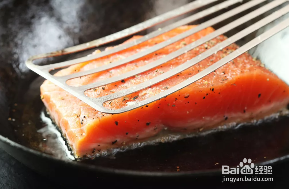 如何煎三文鱼片？
