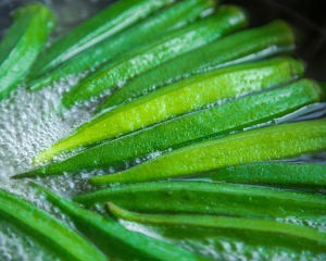 清爽的虾仁拌秋葵怎么做