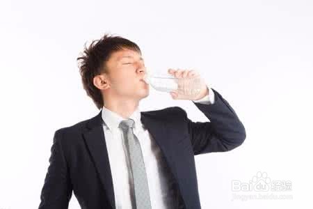 为什么每天要多喝水呢？