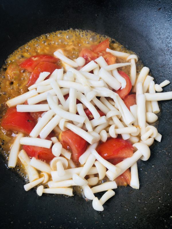 番茄海鲜菇炒鸡蛋