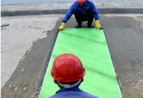 高密封反应粘结型高分子湿铺防水卷材施工工艺